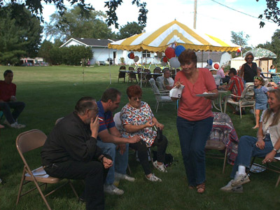Linda_Party_090101-04.JPG 55.3K