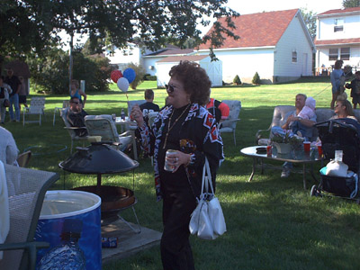 Linda_Party_090101-16.JPG 59.4K