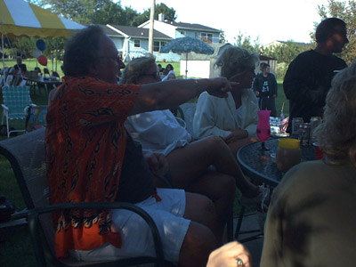 Linda_Party_090101-28.JPG 42.6K